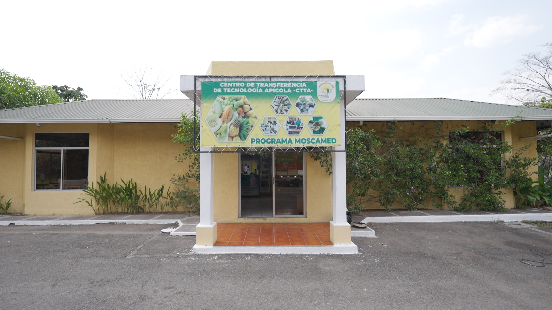 RAW-STUIO6062.00_16_54_37.Still046